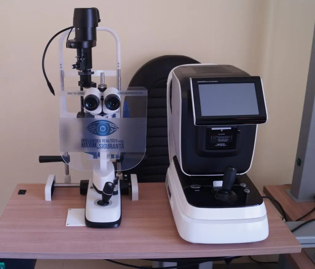 Biomicroscopie si AKR computerizată